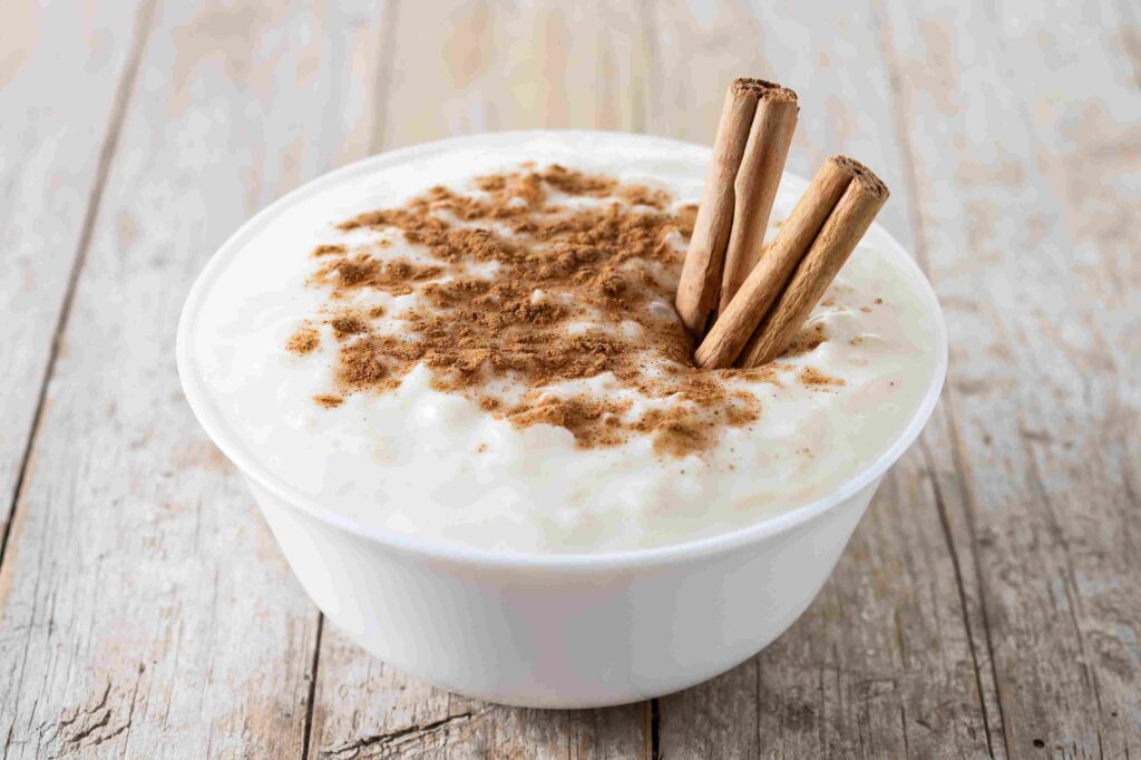 you've probably heard of arroz con leche y mazamorra morada. This famous combination brings together two traditional favorites on one plate.